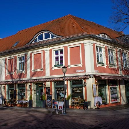 Cafe Alice & Pension Gmbh Potsdam Extérieur photo