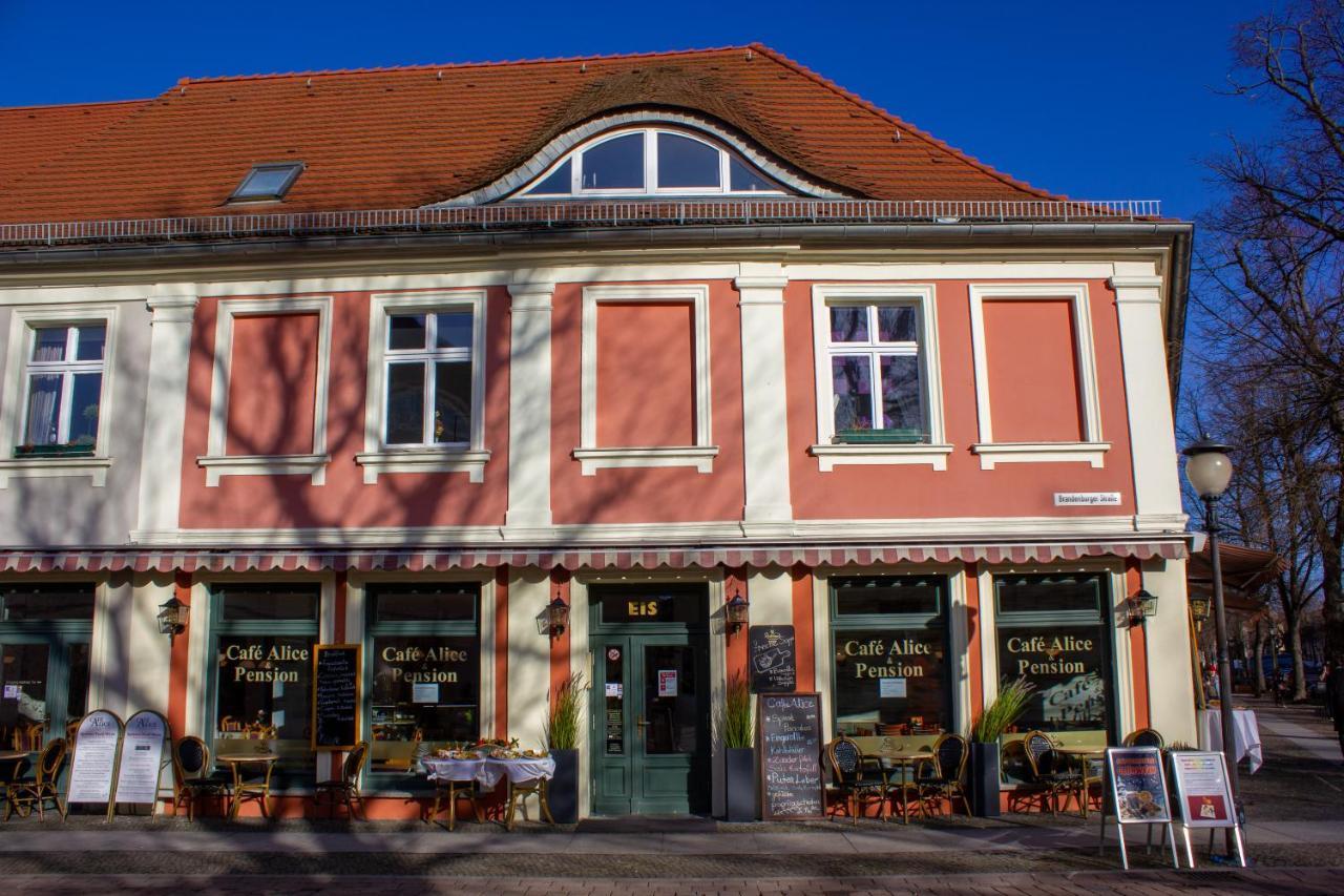 Cafe Alice & Pension Gmbh Potsdam Extérieur photo